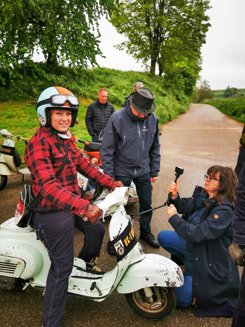 Die Pedalo von Susana bekommt eine GoPro verpasst